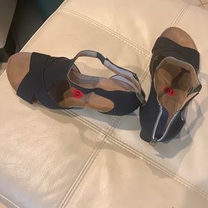 Adrienne Vittadini Wedge Sandal, Women's Sz.10